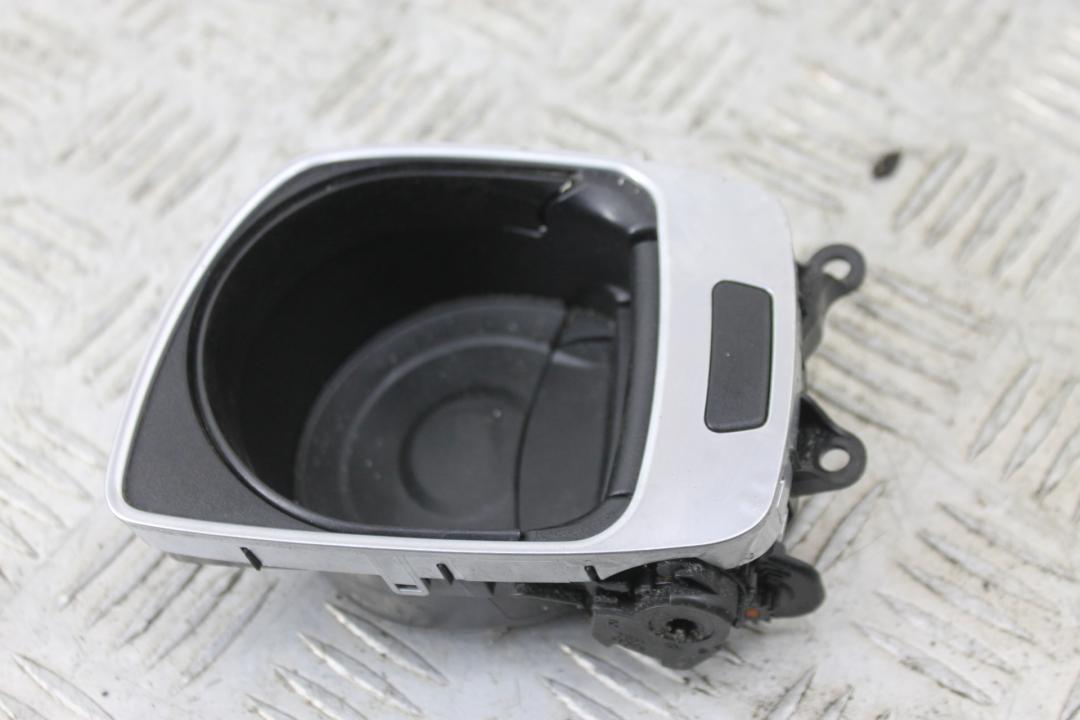 подстаканник BMW 5 серия F07/F10/F11 F10 2011, 3.0 л., N57 D30 A, дизель, седан, задний привод, 51169171560, 9171560 - фото №1