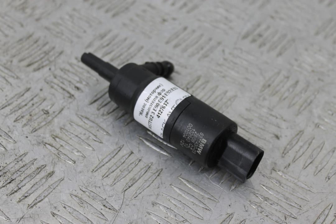 насос (моторчик) омывателя фар BMW 3 серия E90/E91/E92/E93 2006, 3.0 л., M57 D30 (306D3), дизель, МКПП, sparkling graphite (a22), универсал, правый руль, 67128377430, 8377430 - фото №1