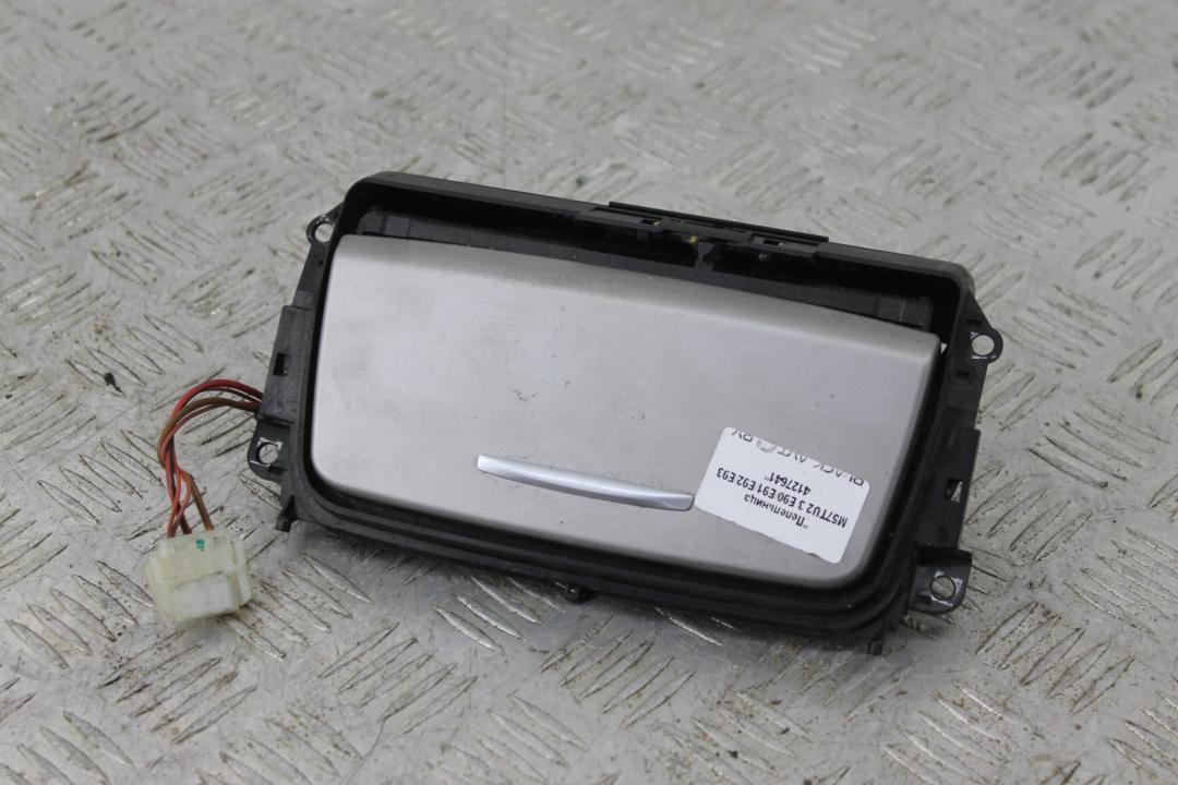 пепельница BMW 3 серия E90/E91/E92/E93 2006, 3.0 л., M57 D30 (306D3), дизель, МКПП, sparkling graphite (a22), универсал, правый руль, 51167132380 - фото №1