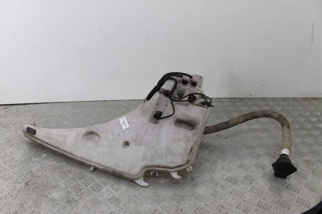 бачок омывателя BMW 3 серия E90/E91/E92/E93 2006, 3.0 л., M57 D30 (306D3), дизель, МКПП, sparkling graphite (a22), универсал, правый руль, 61667238666 - фото №1