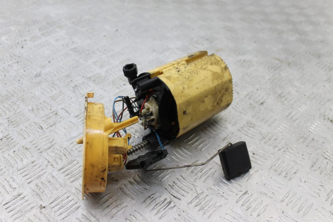 насос топливный BMW 3 серия E90/E91/E92/E93 2006, 3.0 л., M57 D30 (306D3), дизель, МКПП, sparkling graphite (a22), универсал, правый руль, 16117197077, 6763886 - фото №1