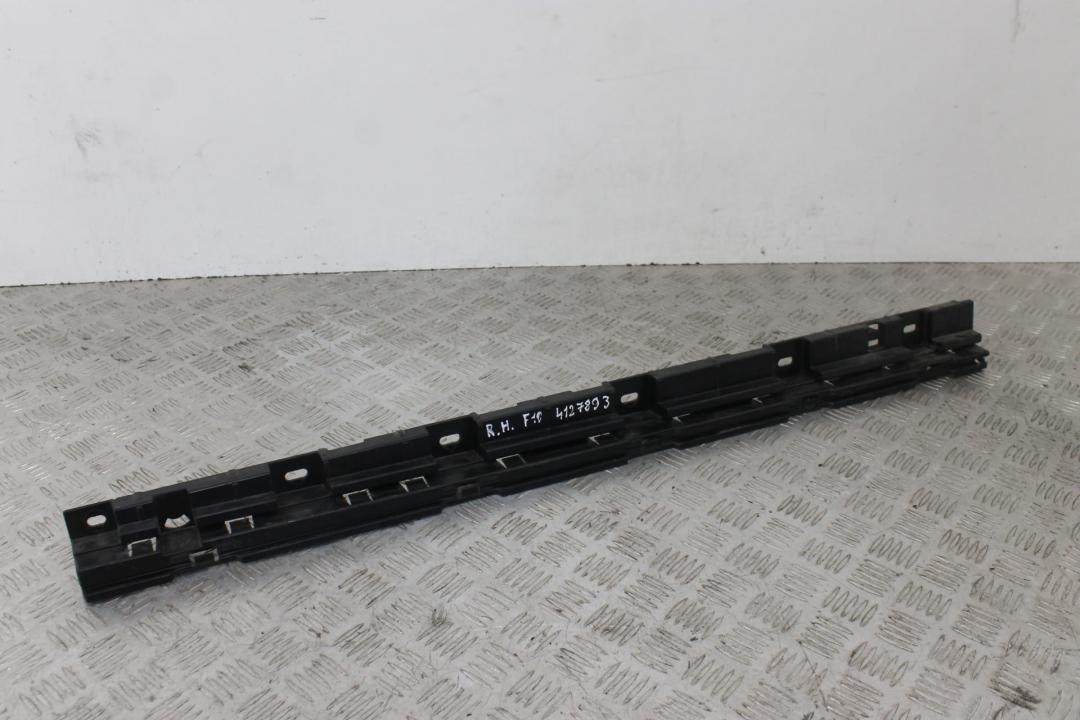 Кронштейн крепления порога BMW 5 серия F07/F10/F11 F10 2011, 3.0 л., N57 D30 A, дизель, седан, задний привод, 51777184778, 7184778 - фото №1