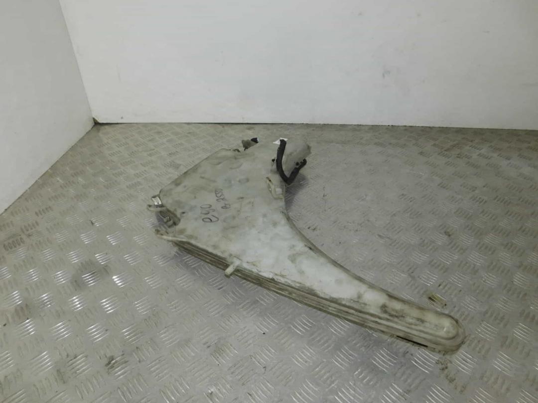 бачок омывателя BMW 3 серия E90/E91/E92/E93 2007, седан, 7124231 - фото №1