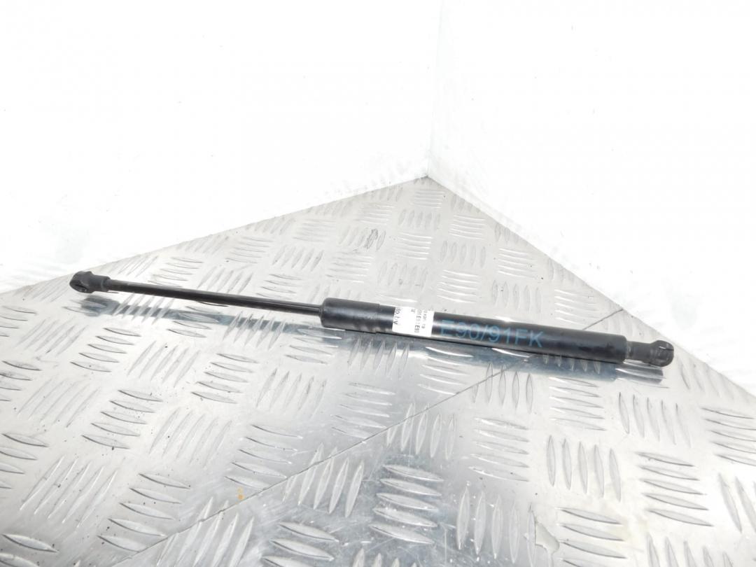 амортизатор капота BMW 3 серия E90/E91/E92/E93 2006, 3.0 л., M57 D30 (306D3), дизель, МКПП, sparkling graphite (a22), универсал, правый руль, 7060550, 51237060550 - фото №1