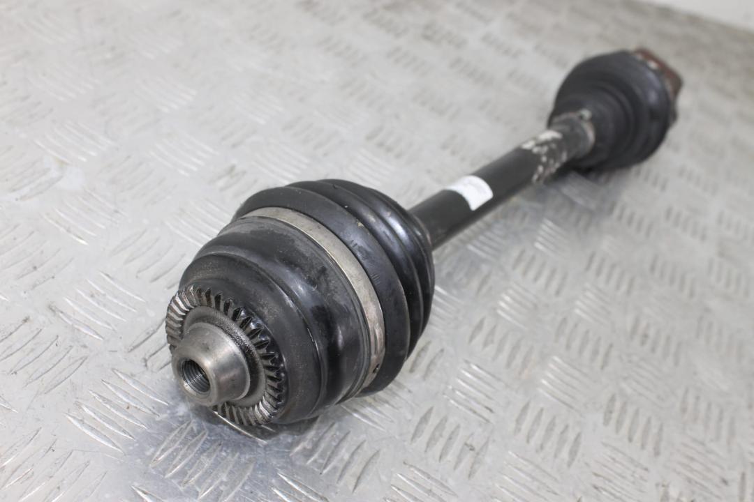 полуось передняя левая (приводной вал, ШРУС) BMW X4 F26 2016, 3.0 л., N57 D30 A, дизель, АКПП, alpinweiß iii (300), внедорожник 5 дв., полный привод, 31607619657 - фото №1