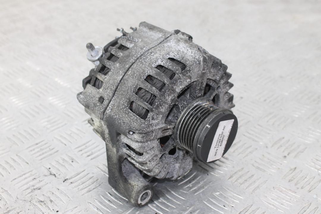 генератор BMW 5 серия F07/F10/F11 2012, 2.0 л., N47 D20 C, дизель, 12318579420, 8579420 - фото №1