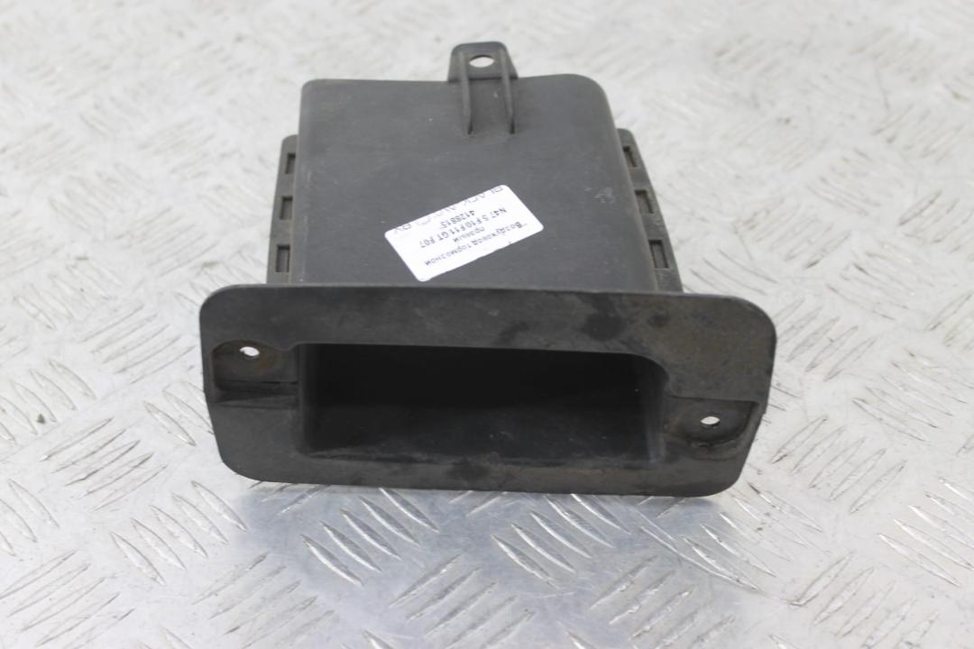 воздуховод тормозной правый BMW 5 серия F07/F10/F11 2009, 2.0 л., дизель, седан, 7185168 - фото №1