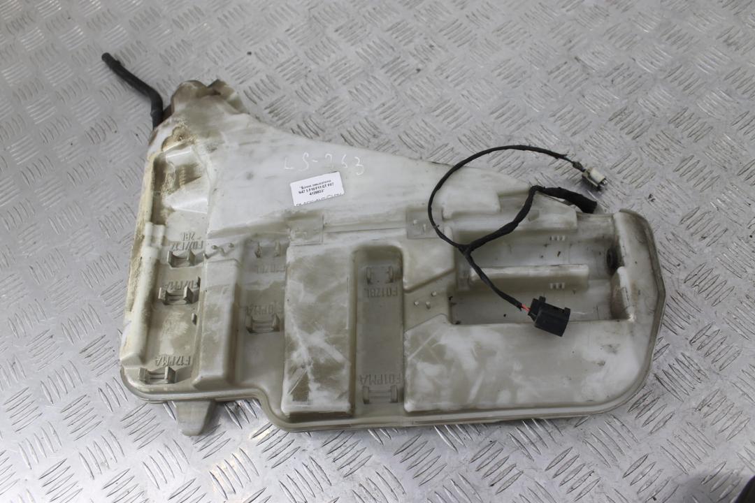 бачок омывателя BMW 5 серия F07/F10/F11 2009, 2.0 л., дизель, седан - фото №1
