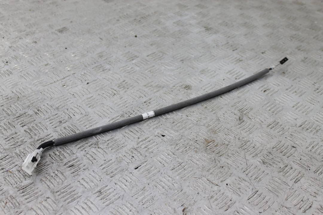 трос двери BMW 3 серия E90/E91/E92/E93 2006, 3.0 л., дизель, серый, универсал - фото №1