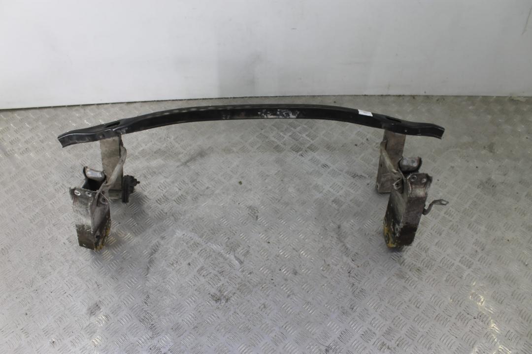 усилитель бампера переднего BMW 5 серия F07/F10/F11 2009, 2.0 л., дизель, седан - фото №1