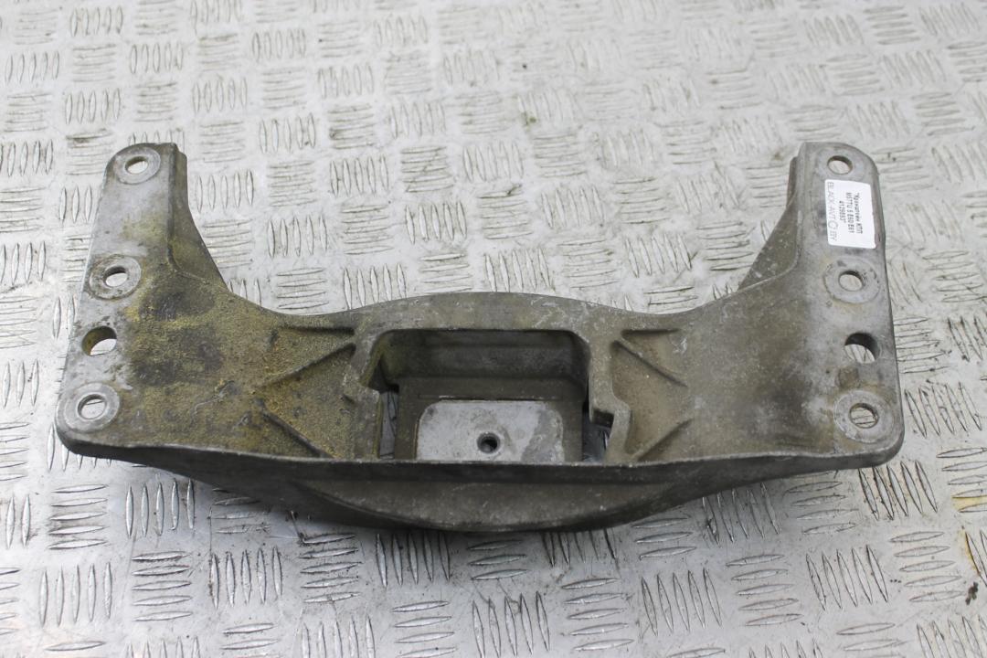 кронштейн КПП BMW 5 серия E60/E61 2004, 3.0 л., M57 D30 (306D2), дизель, АКПП, седан, правый руль, 22316761106, 6761106 - фото №1