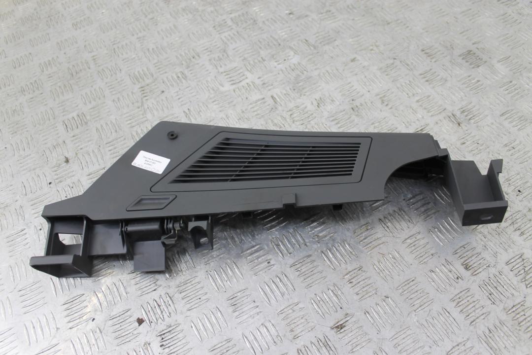 пластик BMW X3 E83 2005, 3.0 л., бензин, серый, внедорожник 5 дв., 3508763 - фото №1