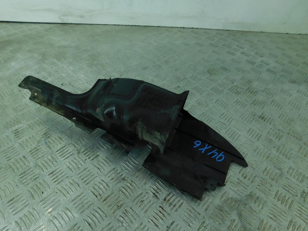 воздуховод тормозной правый BMW 5 серия E39 1998, 2.5 л., бензин, серебро, седан, 8188814 - фото №1