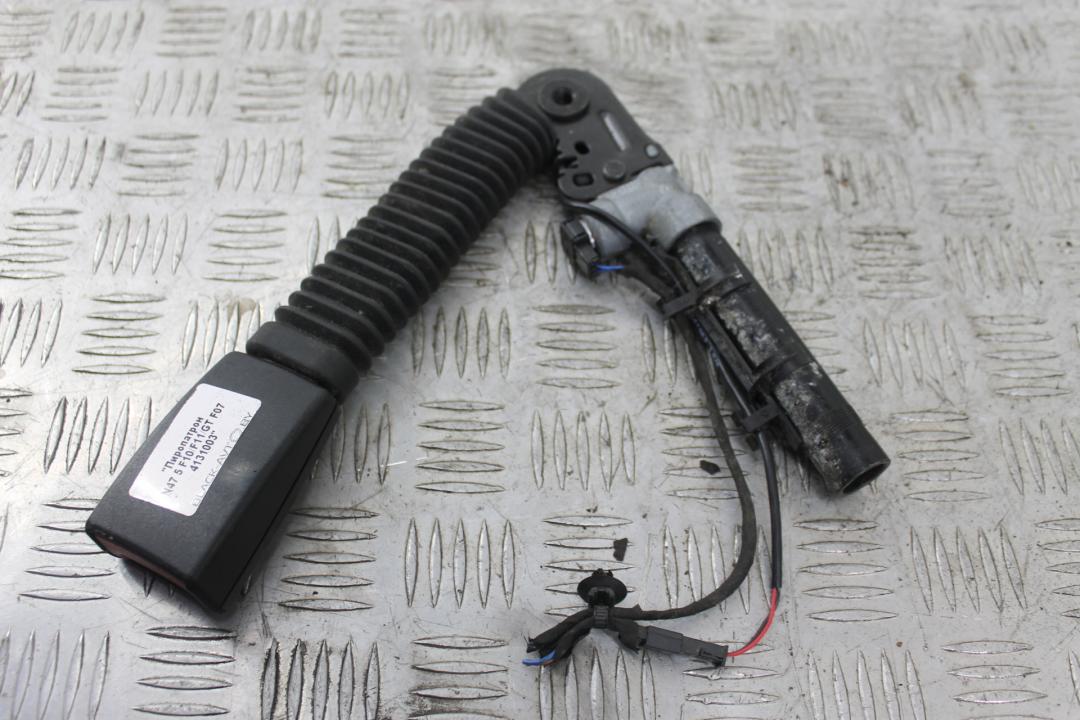 пиропатрон BMW 5 серия F07/F10/F11 2009, 2.0 л., дизель, седан - фото №1