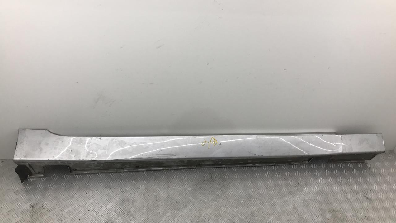 накладка на порог BMW 5 серия E60/E61 2004, 3.0 л., M57 D30 (306D2), дизель, АКПП, седан, правый руль, 51717066222 - фото №1