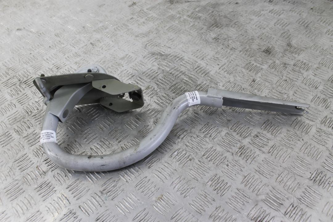 петля крышки багажника BMW 5 серия E60/E61 2004, 3.0 л., M57 D30 (306D2), дизель, АКПП, седан, правый руль, 7034245, 41627111387 - фото №1