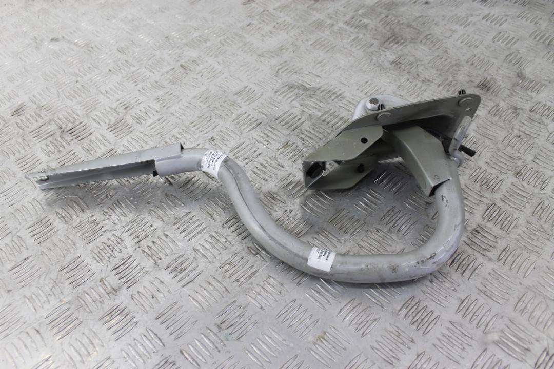 петля крышки багажника BMW 5 серия E60/E61 2004, 3.0 л., M57 D30 (306D2), дизель, АКПП, седан, правый руль, 7034246, 41627111388 - фото №1