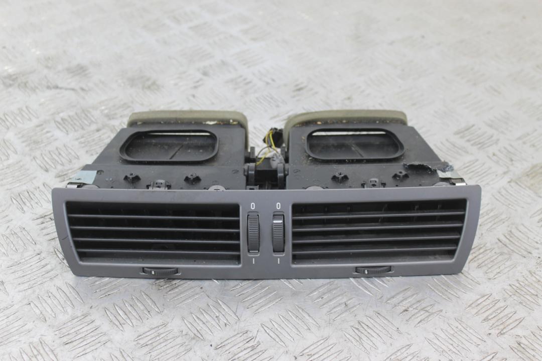 дефлектор обдува салона BMW 7 серия E65/E66/E67 2004, 3.0 л., дизель, серебро, седан - фото №1