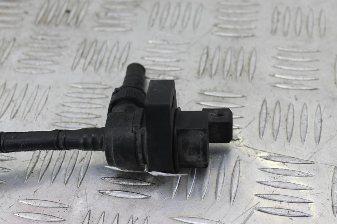 клапан вентиляции топливного бака BMW 3 серия E90/E91/E92/E93 2007, 2.0 л., бензин, седан, 7512581 - фото №1