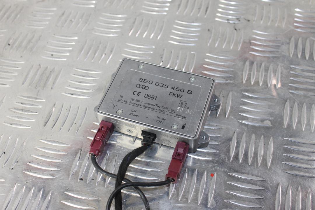 усилитель антенны Audi A6 4F/C6 2005, серо-голубой, седан, 8E0035456 - фото №1