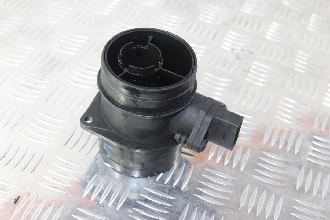 расходомер воздуха Audi A6 4F/C6 2005, серо-голубой, седан, 74906461 - фото №1