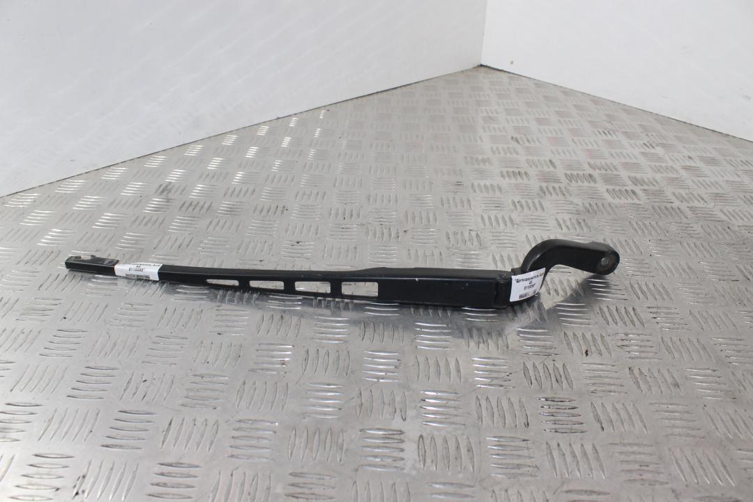 щеткодержатель (поводок стеклоочистителя, дворник) Audi A6 4F/C6 2005, серо-голубой, седан - фото №1