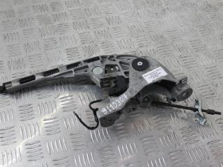 рычаг ручного тормоза (ручника) Volkswagen Golf GTI 6 поколение 2011, 2.0 л., бензин, АКПП, синий, хетчбэк 3 дв., передний привод, 1K0711303