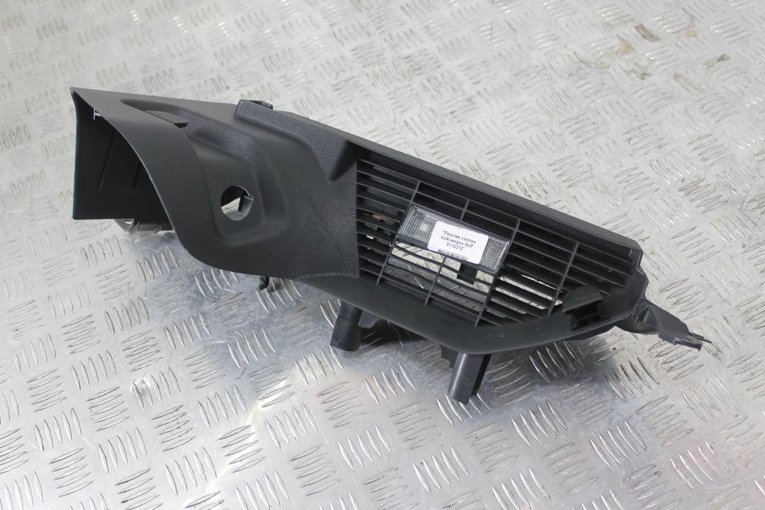 пластик Volkswagen Golf GTI 6 поколение 2011, 2.0 л., бензин, АКПП, синий, хетчбэк 3 дв., передний привод, 1K6867762 - фото №1