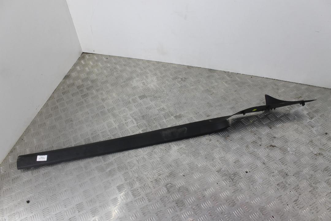 пластик Volkswagen Golf GTI 6 поколение 2011, 2.0 л., бензин, АКПП, синий, хетчбэк 3 дв., передний привод, 1K3853371 - фото №1