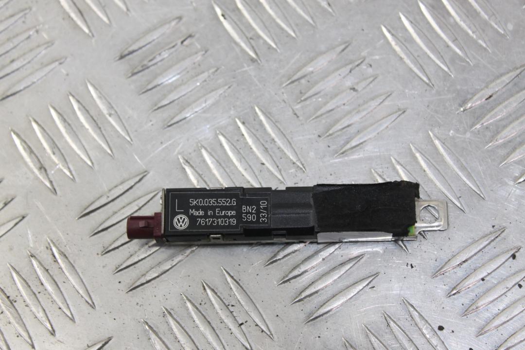 усилитель антенны Volkswagen Golf GTI 6 поколение 2011, 2.0 л., бензин, АКПП, синий, хетчбэк 3 дв., передний привод, 5K0035552 - фото №1