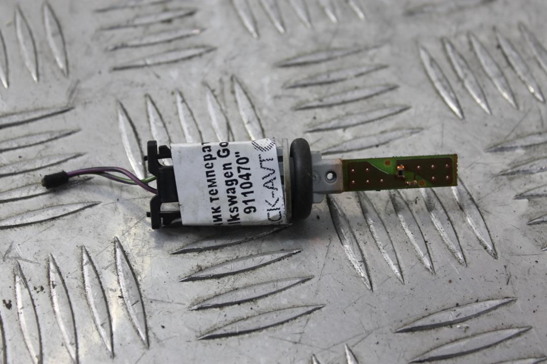 датчик температуры в выпускном коллекторе Volkswagen Golf GTI 6 поколение 2011, 2.0 л., бензин, АКПП, синий, хетчбэк 3 дв., передний привод, 1K0907543 - фото №1