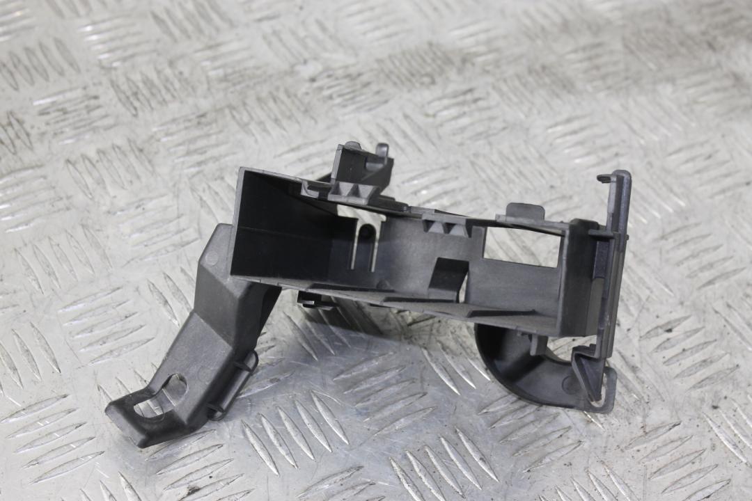 кронштейн (крепление) Audi A6 4F/C6 2007, 2.4 л., BDW, бензин, серебро, седан, 4F0907179 - фото №1