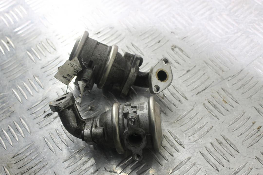 клапан вентиляции картера Audi A6 4F/C6 2007, 2.4 л., BDW, бензин, серебро, седан, 06E131101 - фото №1