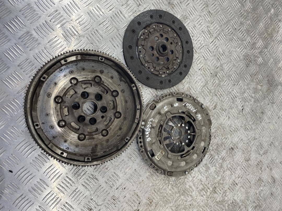 маховик Volkswagen Passat B6 2008, серебро, универсал, 03G141025 - фото №1