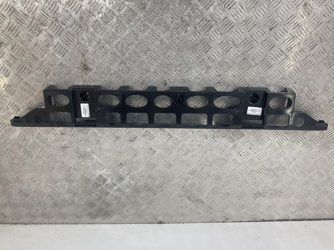 кронштейн (крепление) Volkswagen Passat B6 2008, серебро, универсал, 3C9864348 - фото №1