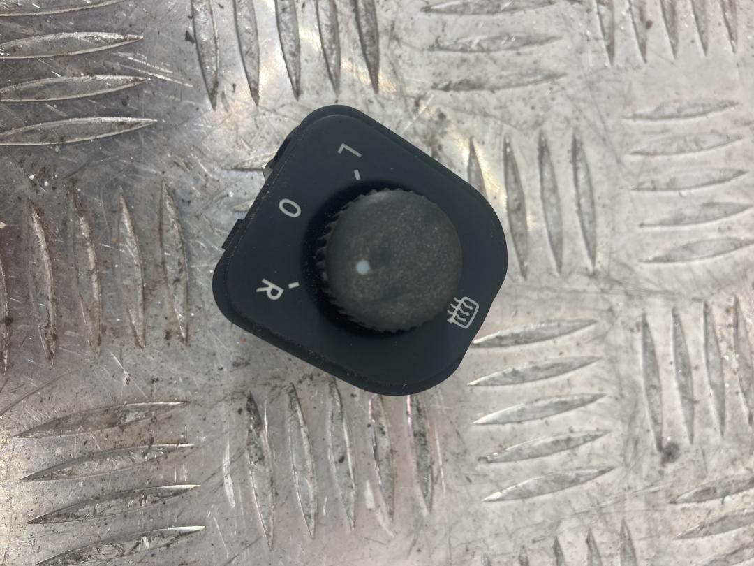 джойстик регулировки зеркал Volkswagen Passat B6 2008, серебро, универсал, 1K0959565 - фото №1