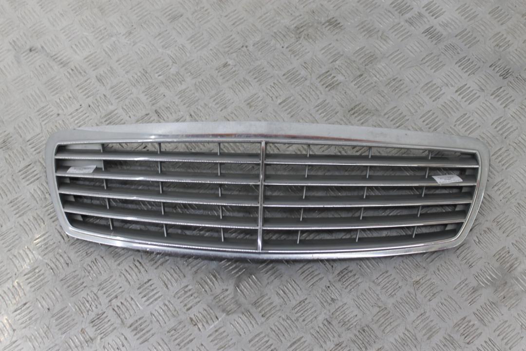 решетка радиатора Mercedes-Benz E-Класс W211/S211 2003, 2.7 л., дизель, АКПП, седан - фото №1