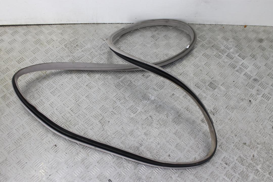 уплотнитель двери Mercedes-Benz E-Класс W211/S211 2003, 2.7 л., дизель, АКПП, седан - фото №1