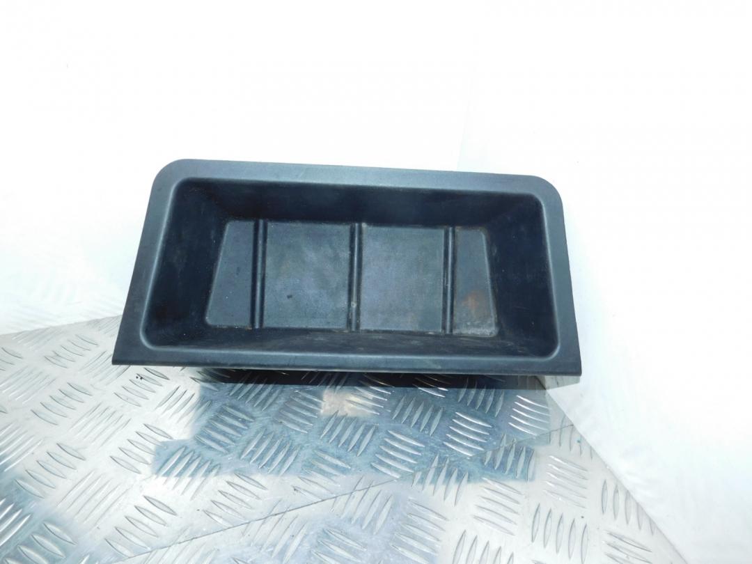 обшивка багажника BMW 5 серия E39 1998, 2.5 л., бензин, серебро, седан, 8159479 - фото №1