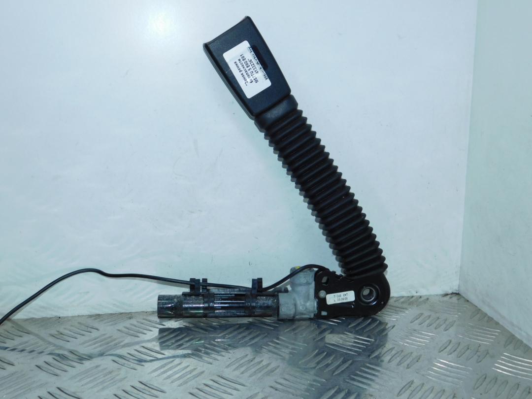 замок ремня безопасности BMW 5 серия E60/E61 2004, 3.0 л., M57 D30 (306D2), дизель, АКПП, седан, правый руль, 7065847, 72117065847 - фото №1