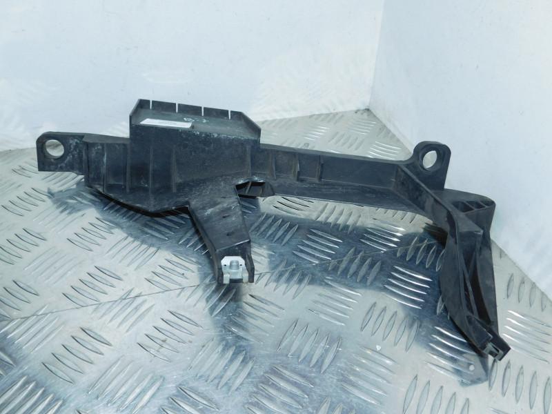 крепление фары левой BMW X3 E83 2005, 3.0 л., бензин, серый, внедорожник 5 дв., 1301073024 - фото №1