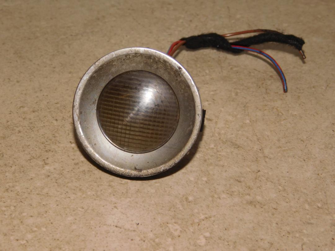 фонарь салона (плафон) Land Rover Range Rover 3 поколение 2003, 3.0 л., дизель, АКПП, синий, полный привод, правый руль, 8385198 - фото №1