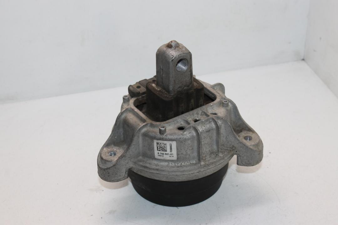 подушка крепления двигателя BMW 5 серия F07/F10/F11 2012, 2.0 л., дизель, универсал, 6785601 - фото №1