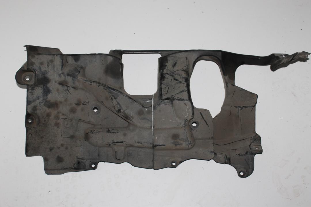 пластик BMW 5 серия F07/F10/F11 2012, 2.0 л., дизель, универсал, 7185169 - фото №1