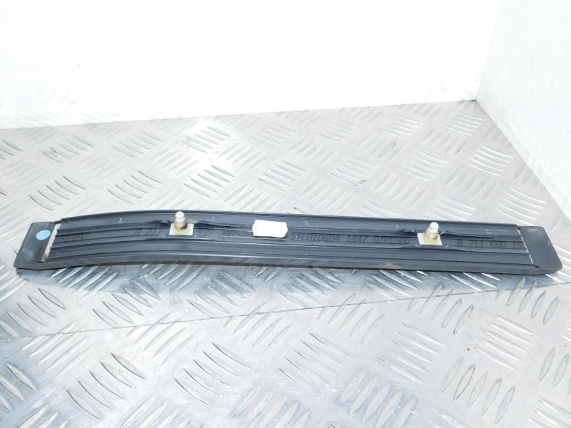 накладка на порог внутренняя Mercedes-Benz E-Класс W211/S211 2004, 3.2 л., CDi, дизель, АКПП, серебро, седан, задний привод, правый руль, A2116801535 - фото №1