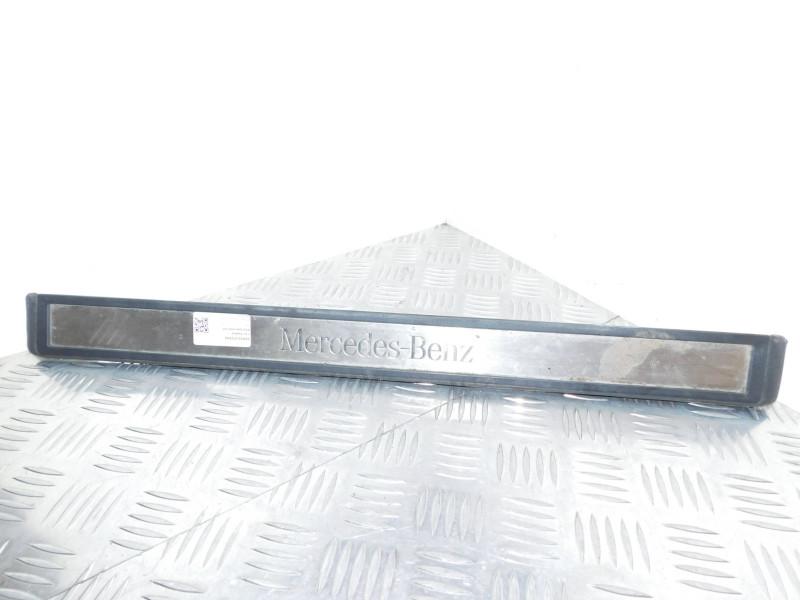 накладка на порог внутренняя Mercedes-Benz E-Класс W211/S211 2004, 3.2 л., CDi, дизель, АКПП, серебро, седан, задний привод, правый руль, A2116801435 - фото №1