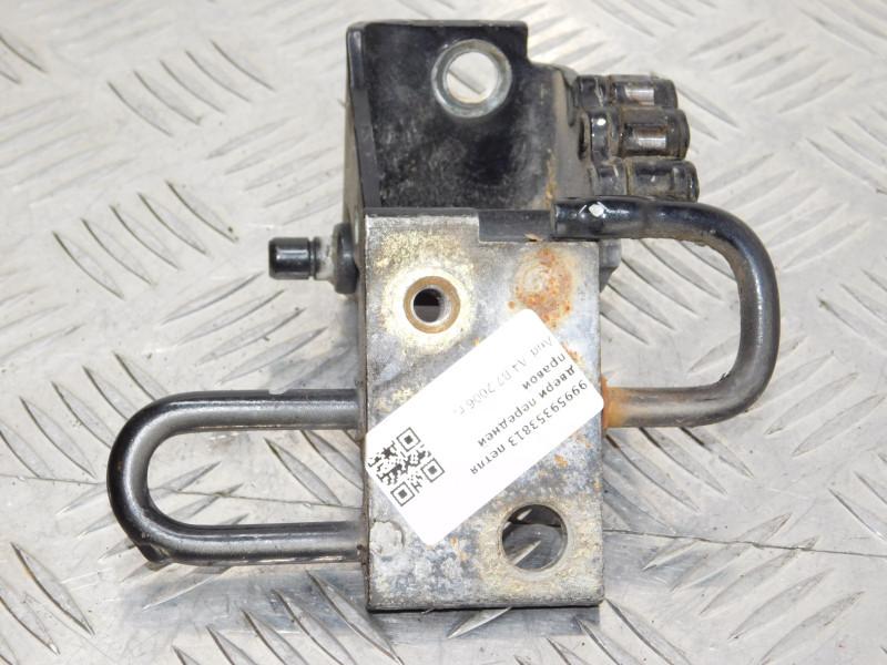 петля двери Audi A4 B7 2006, 3.2 л., AUK, бензин, 6МКПП, черный, универсал, полный привод, 8E0831412B - фото №1