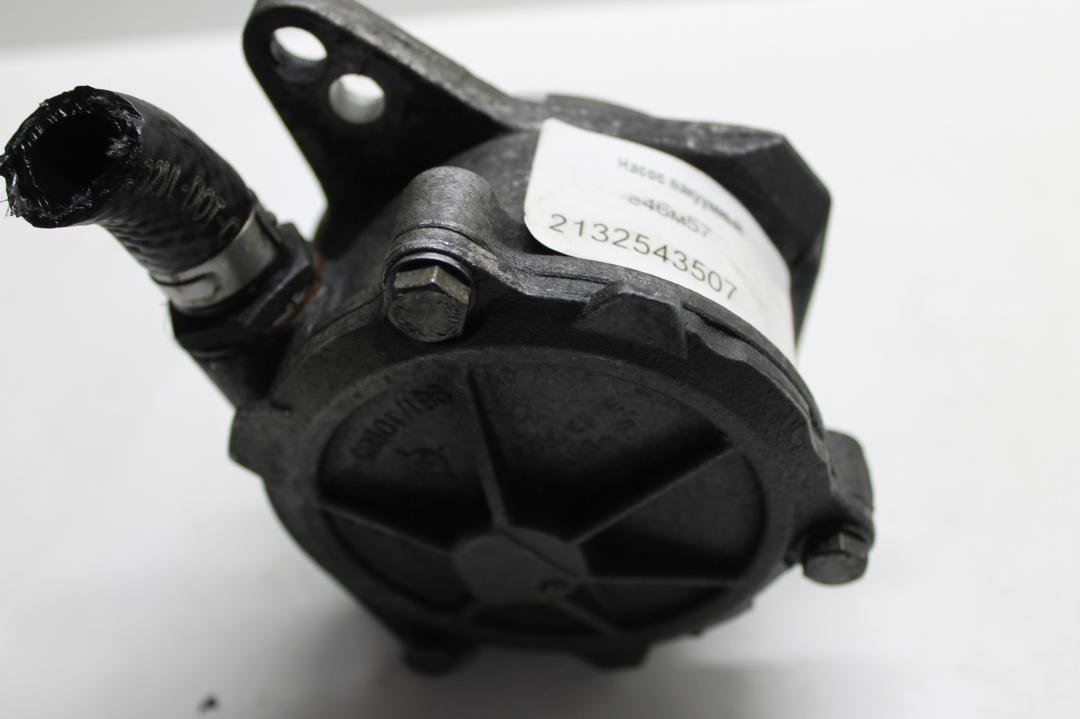 насос вакуумный BMW 3 серия E46 2001, 3.0 л., дизель, седан, 2249939, 11662249939 - фото №1