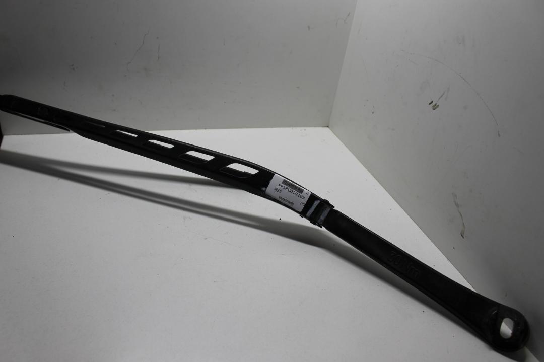 щеткодержатель (поводок стеклоочистителя, дворник) BMW 5 серия E60/E61 2004, 3.0 л., бензин, серебро, седан - фото №1