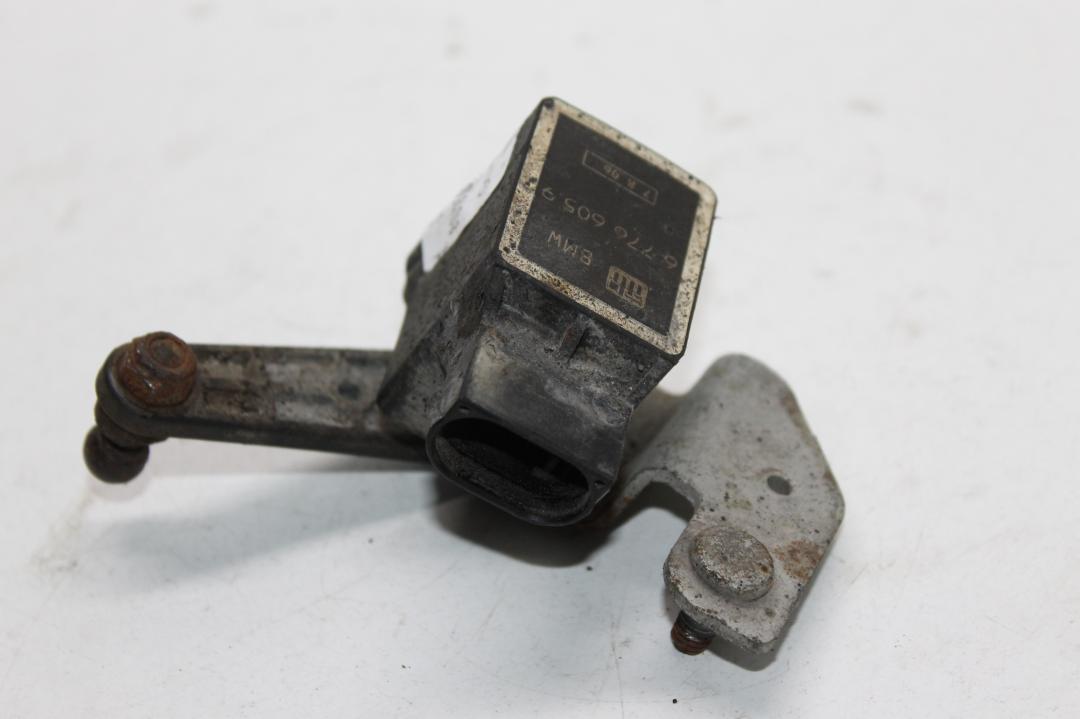 датчик дорожного просвета BMW 5 серия E60/E61 2006, 2.0 л., дизель, черный, универсал, 67766059 - фото №1